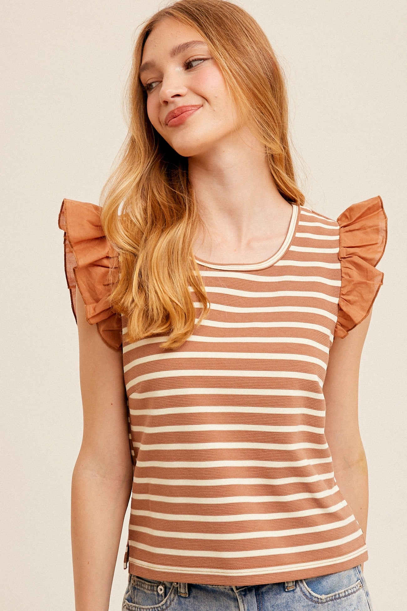 Round Neck Flutter Sleeves Mixed Pullover Knit Top