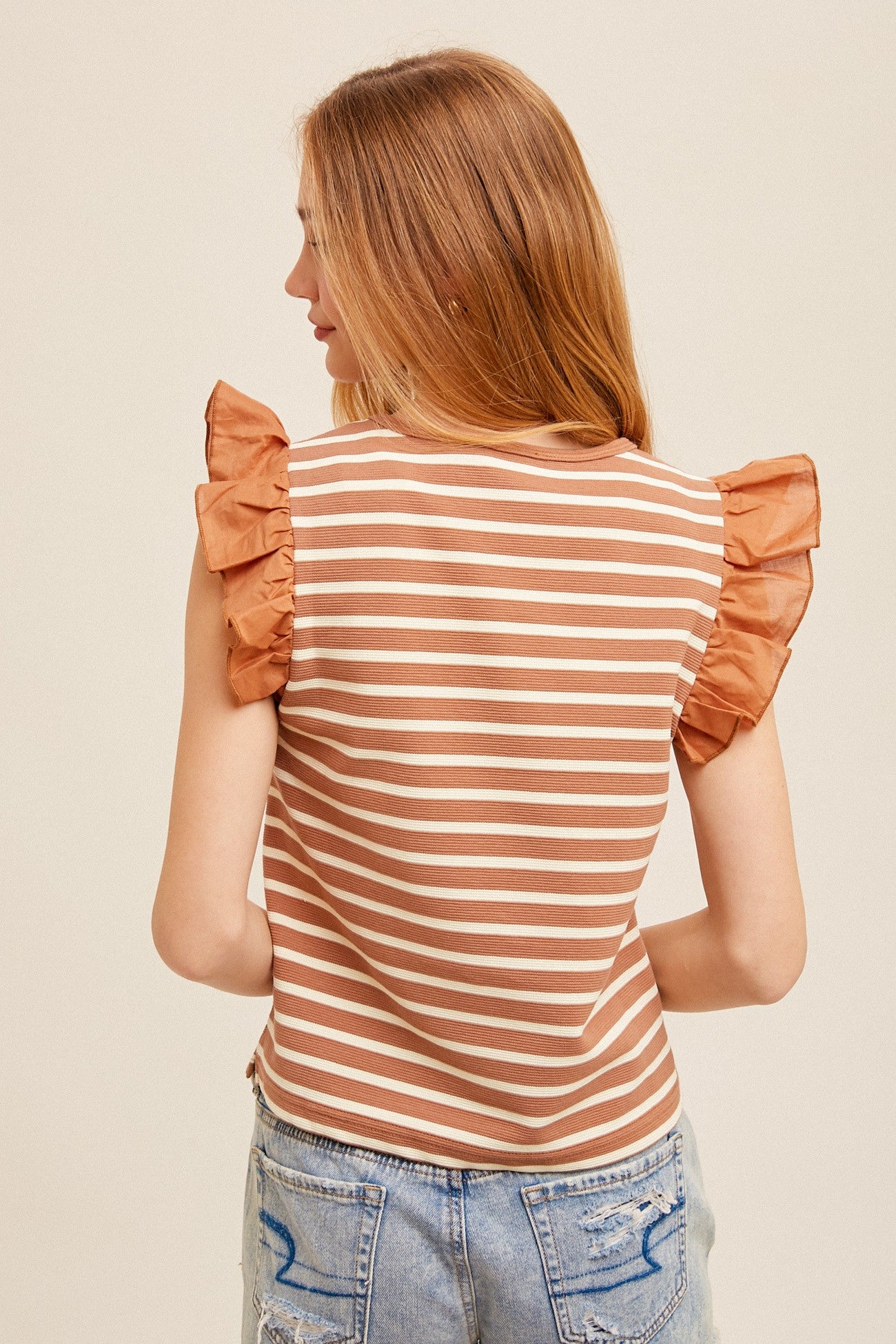 Round Neck Flutter Sleeves Mixed Pullover Knit Top