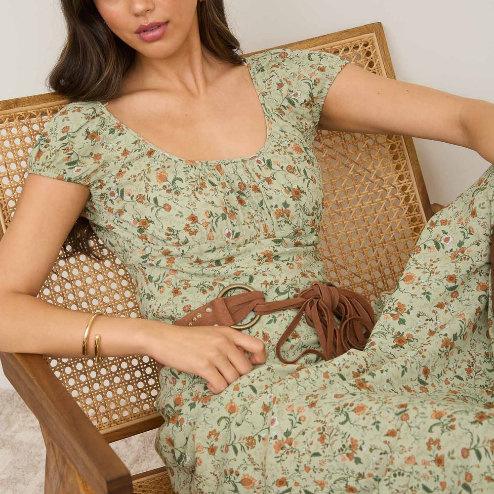 Floral Scoop Neck Ruched Short Sleeve Midi Dress