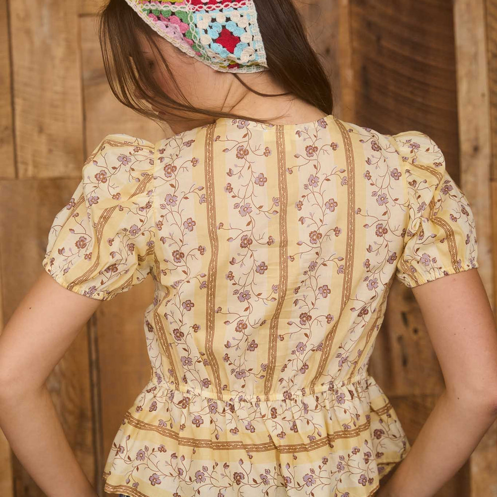 
                      
                        Floral Stripe Pattern Front Tie Puff Sleeve Blouse
                      
                    