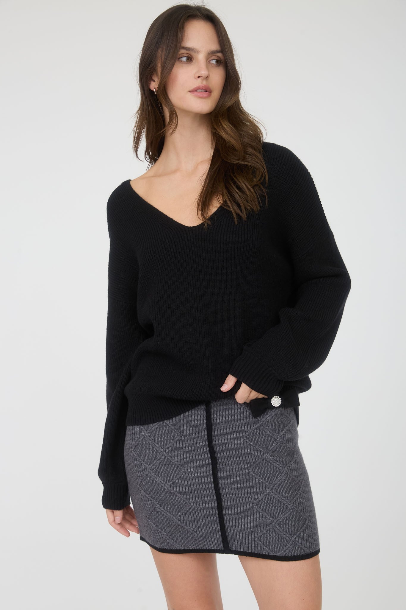 V Neck Drop Shoulder Back Bow Tie Detail Sweater
