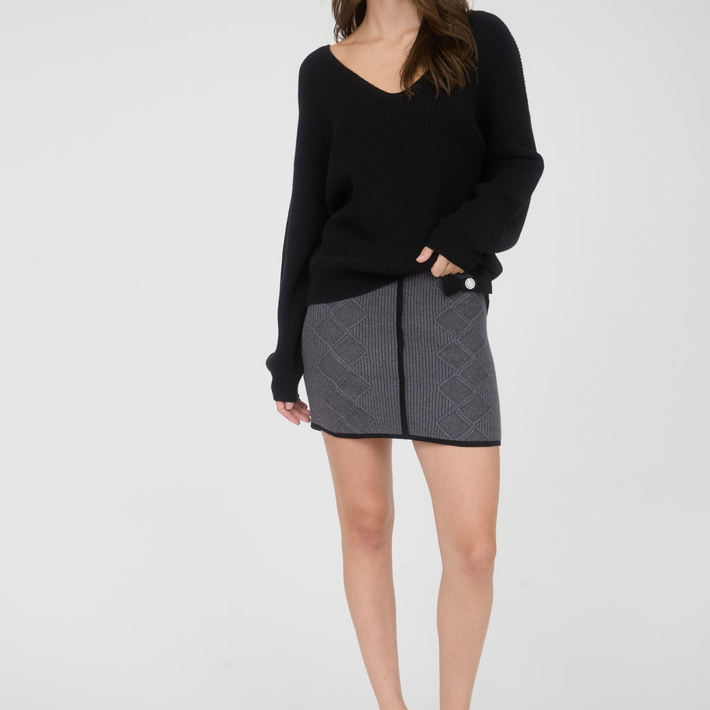 
                      
                        V Neck Drop Shoulder Back Bow Tie Detail Sweater
                      
                    