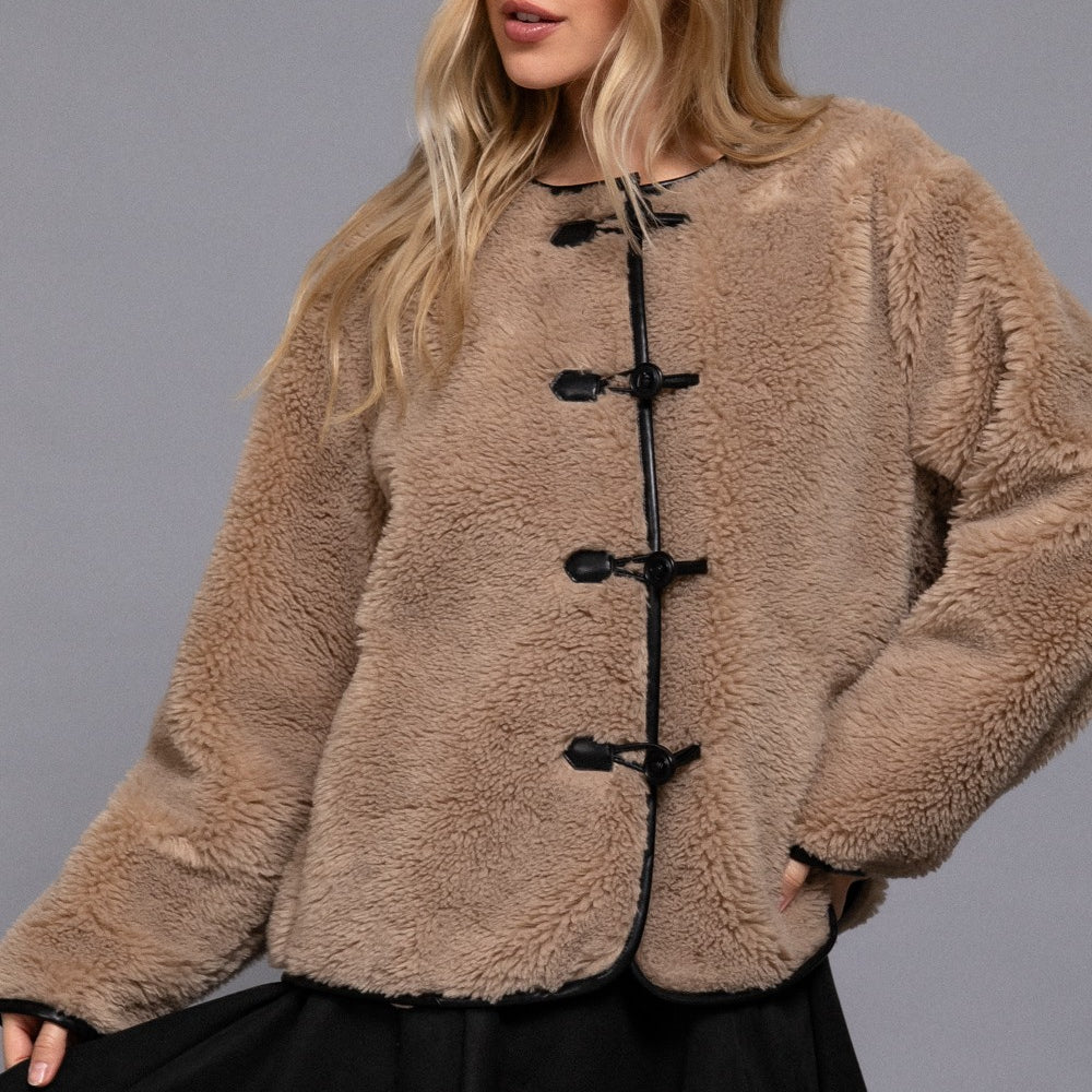 
                      
                        Toggle Look Button Fluffy Jacket
                      
                    