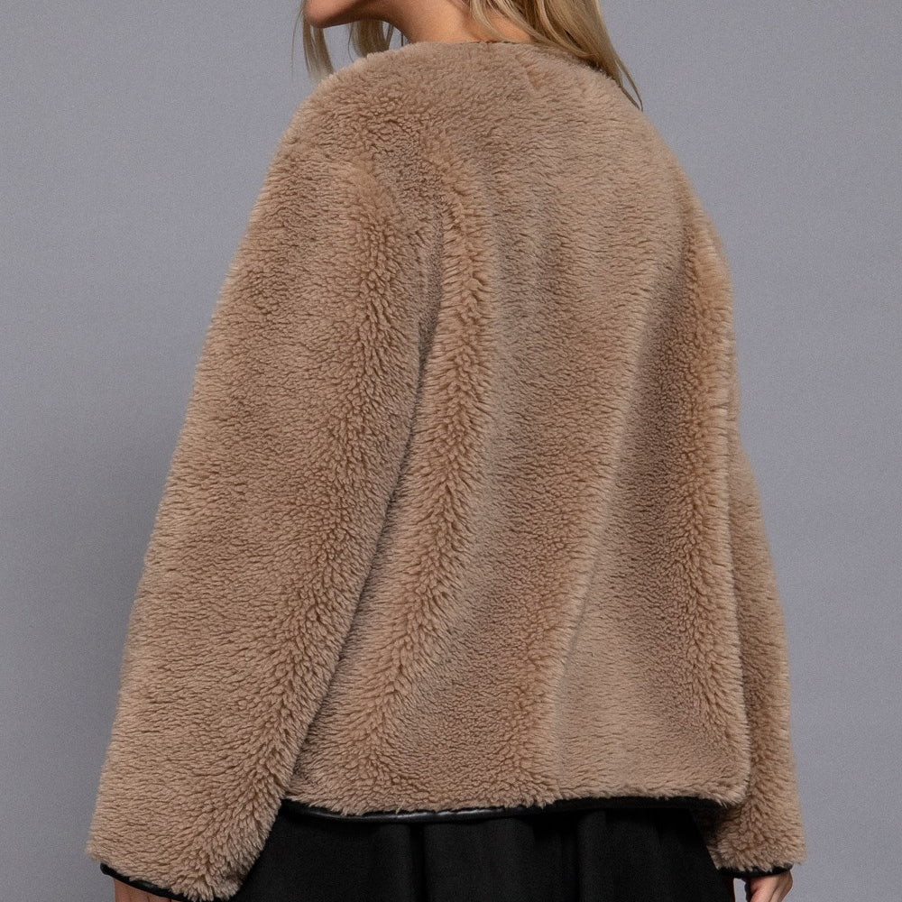 
                      
                        Toggle Look Button Fluffy Jacket
                      
                    