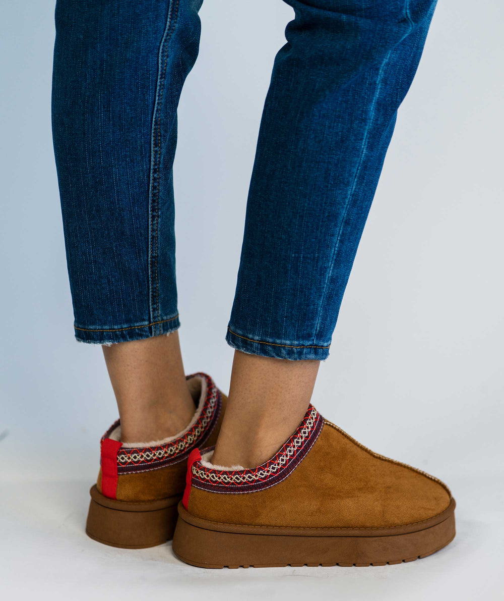 Faux Fur Center-Seam Slippers